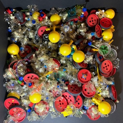 vintage Capsela lot 450 pieces 12 lbs replacement parts science building set toy