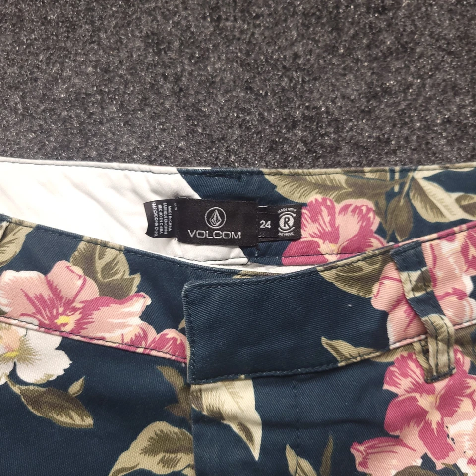 Volcom Shorts Black Floral Print Chino 2.5" Inseam Women's Size 24 - Image 3 of 4