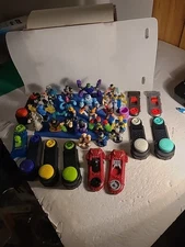 AKEDO Ultimate Arcade Warriors Mini Figurines Lot Of 32 Pieces  Moose Toys