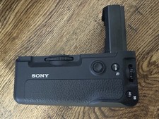 Sony VGC3EM Vertical Grip for a9 a7R III a7 III Camera Battery