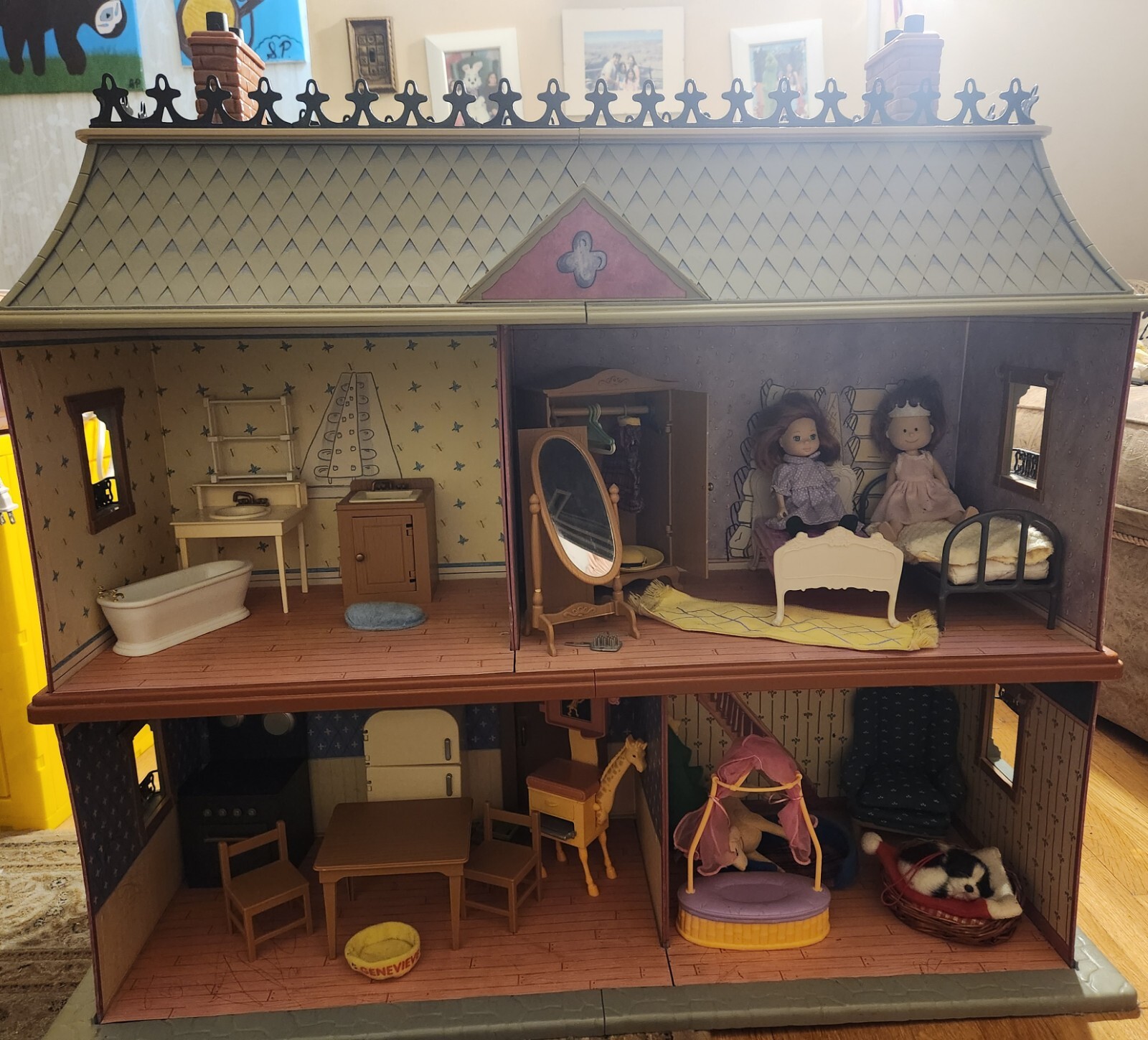 VTG Eden Madeline Old House in Paris Doll House with Dolls, furniture