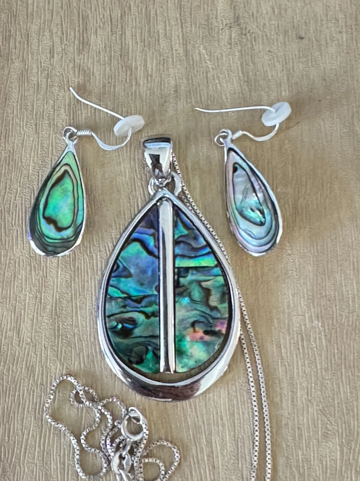 Colgante de abulón en cadena de plata de ley con pendientes a juego Foto 4 de 4