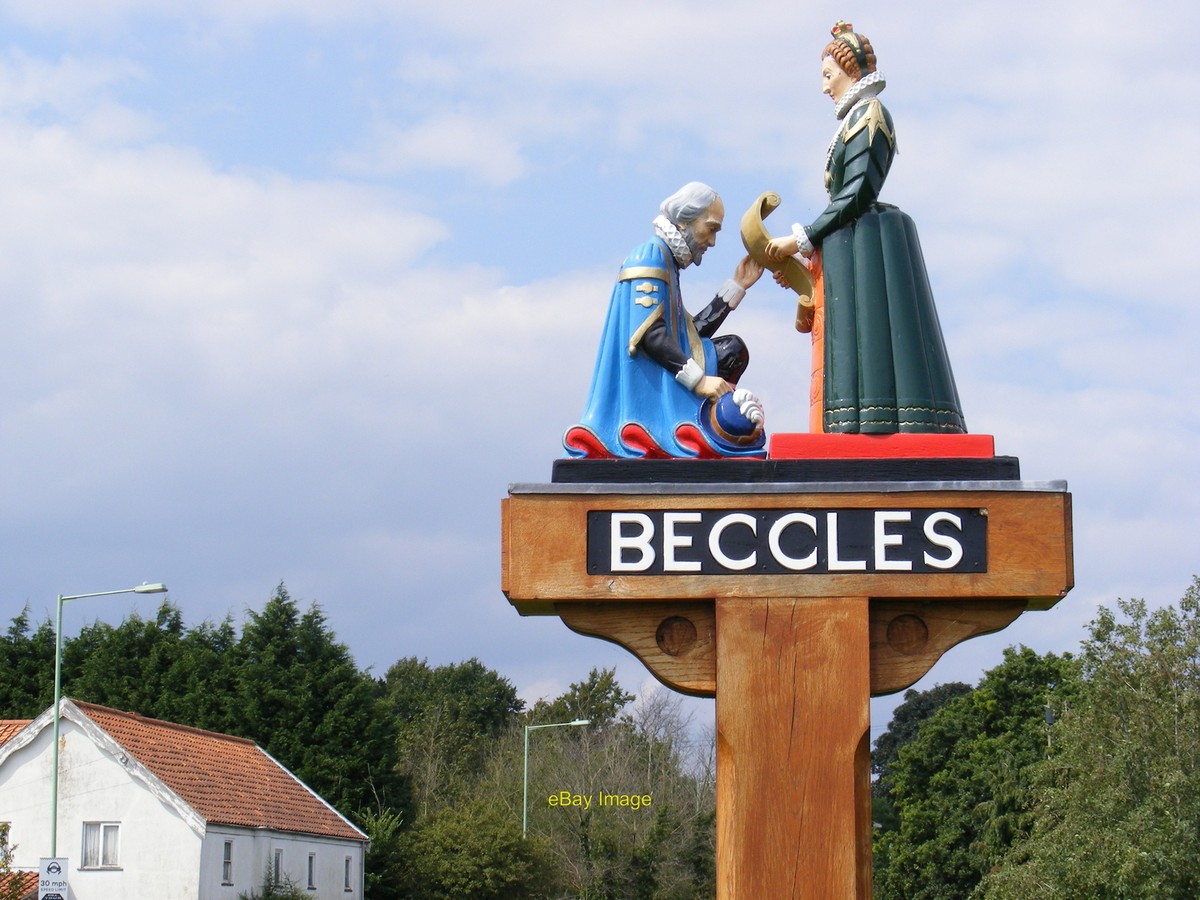 Photo 12x8 Beccles Town Sign c2009