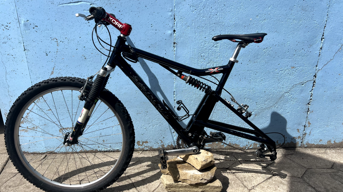 自転車本体 Santa Cruz Heckler 1998 1998 Santa Cruz Heck - Bicycle Details - BicycleBlueBook.com