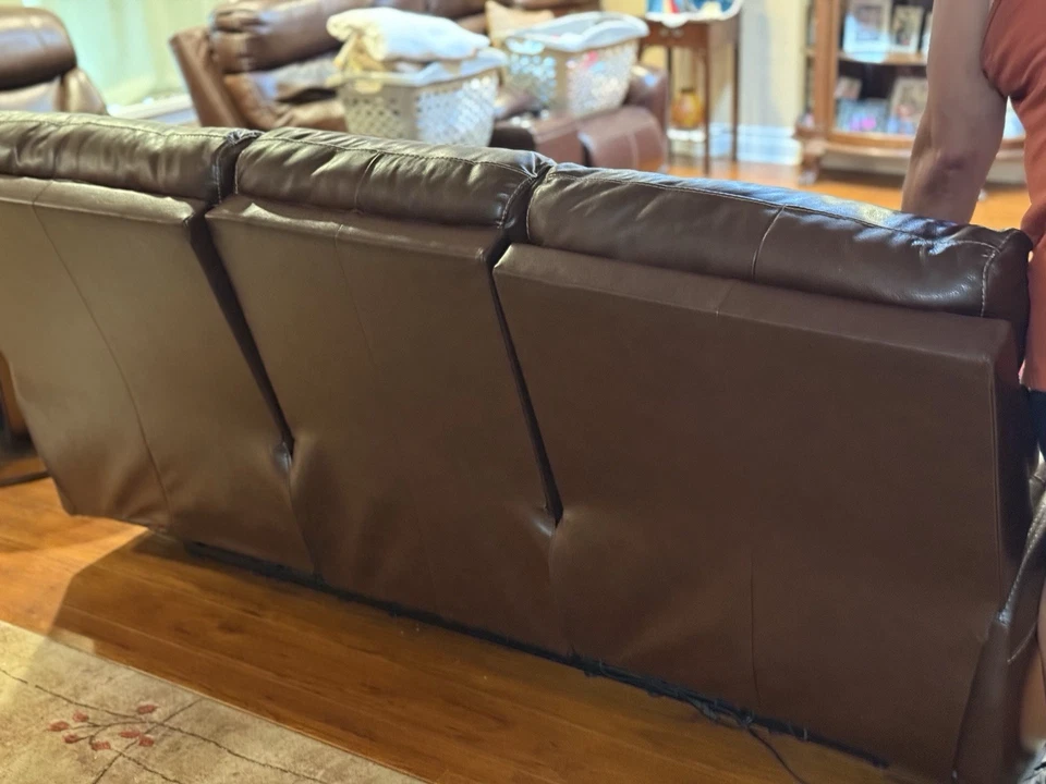 Sofá reclinable con soporte lumbar y reposacabezas decoloración menor VER DESCRIPCIÓN Foto 3 de 4