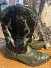 Women's DINGO Western Boots Size 10 M Green and Black Vintage Style