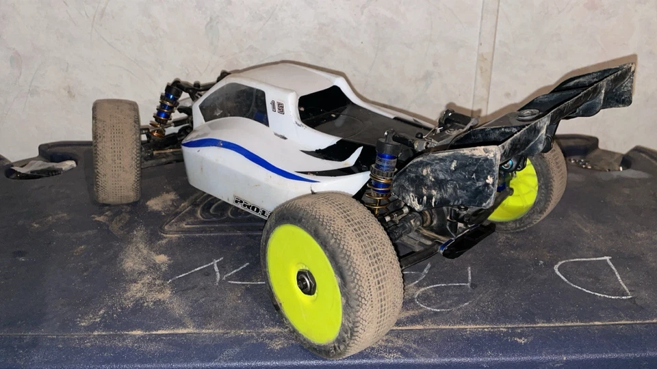 Barra trasera Traxxas con extras Foto 4 de 4