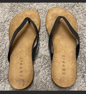 esprit flip flops womens