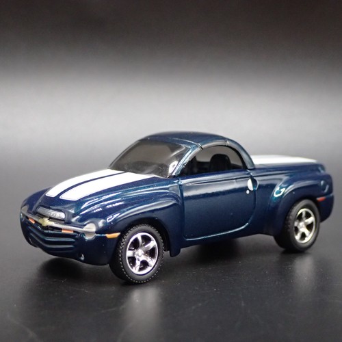 Camión Chevrolet SSR Azul 1:64 Escala Diorama Modelo De Diecast 2003-2006