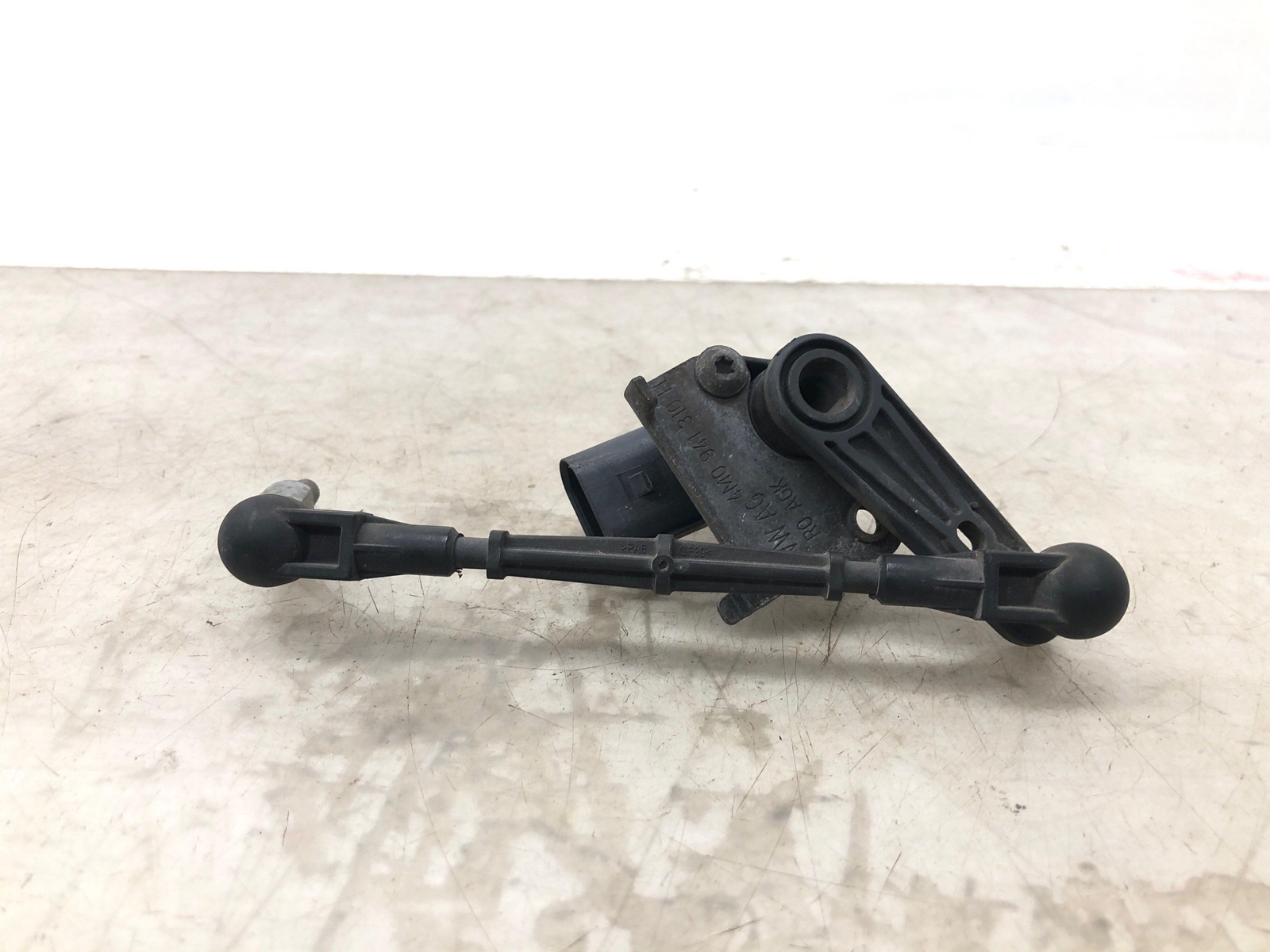 2016-2020 BENTLEY BENTAYGA RIGHT REAR SUSPENSION HEADLIGHT RIDE LEVEL SENSOR