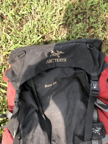 Arc’teryx Bora 95 Backpack Black/Red External Frame Backpack Made in Canada  M/M