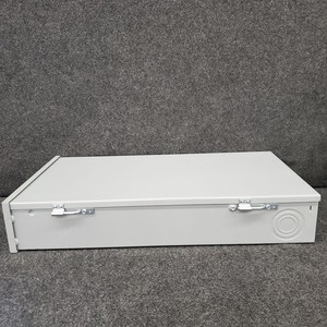 SIEMENS PNW2040L1200C LOAD CENTER LUG MAIN 120/240VAC, 200A, Cosmetic Damage*