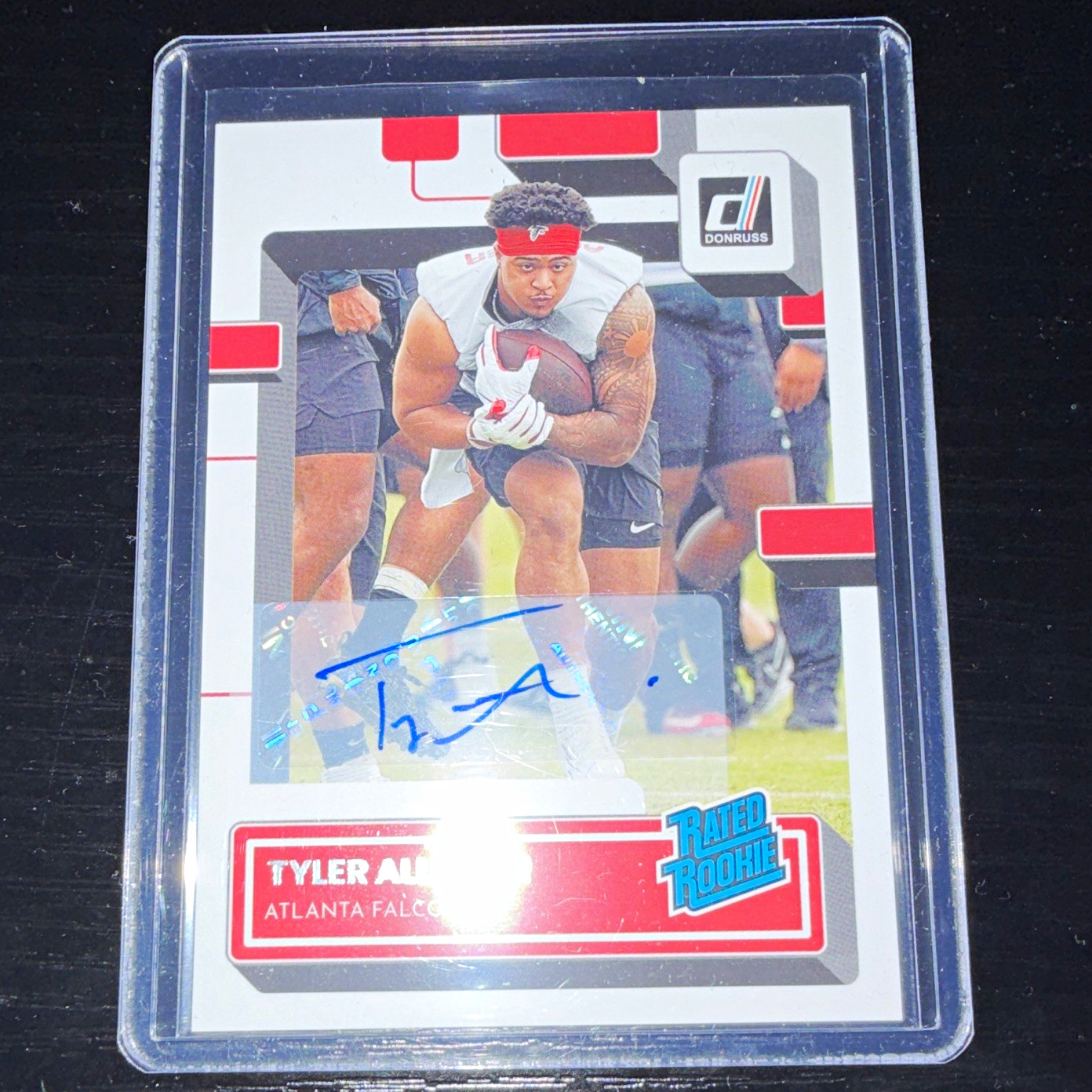 Panini 2022 Donruss Rated Rookie Tyler Allgeier RC Auto #344 Falcons
