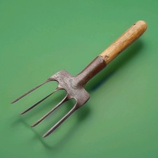 Vintage Hand Fork 🌿 B108 (Twisted Tines Old Gardening Tool)