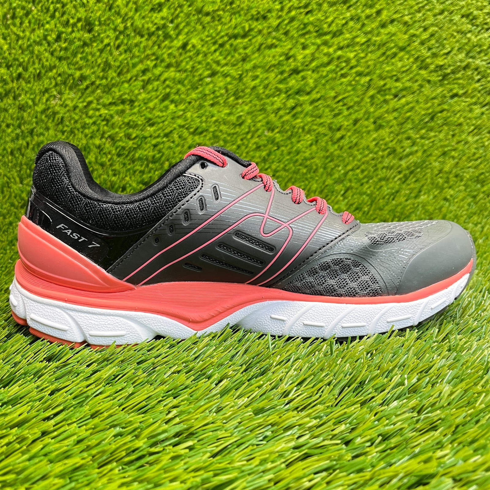 Karhu Fast 7 MRE Womens Size 7.5 Jet Black Coral Athletic Running Shoes Sneakers