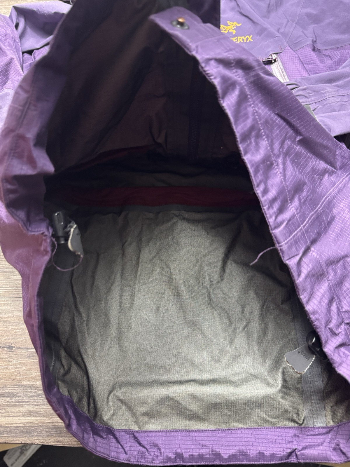 ARC'TERYX Vintage Arcteryx Theta LT donna taglia small guscio pelle di barbabietola anni 90 Canada raro