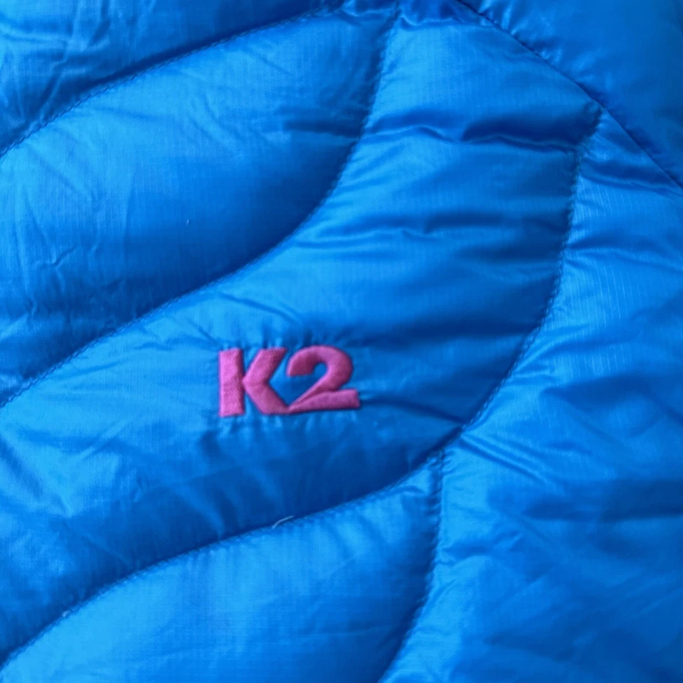 Chaqueta acolchada para mujer pequeña K2 95 Pertex Quantum cremallera azul plumón de ganso Foto 2 de 4