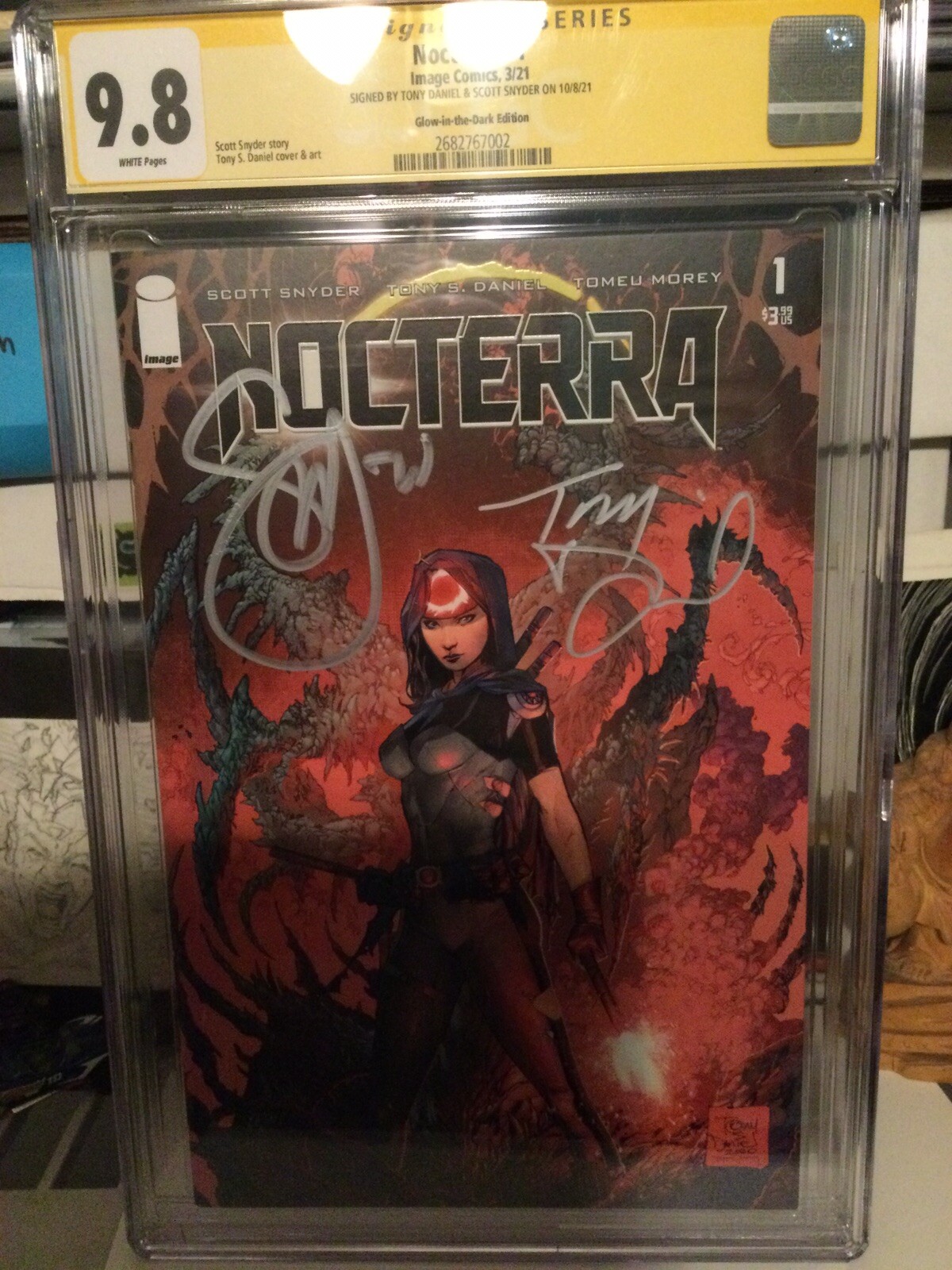 アメコミリーフ Nocterra #1 CGC 9.8 Nocterra #1 (Glow In The Dark Variant) Value - GoCollect