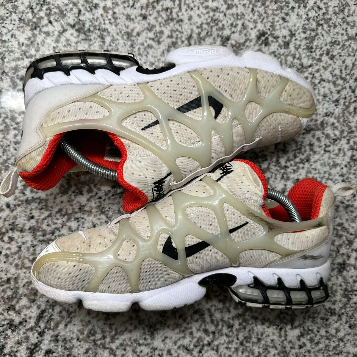 送料無料！国内正規 STUSSY x NIKE AIR ZOOM SPIRIDON KUKINI Nike x Stussy Air Zoom Spiridon Kukini 'White' CJ9918-100