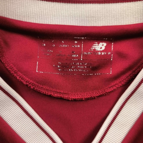 Liverpool 2017-18 New Balance home Virgil van Dijk football jersey shirt size S - Imagen 5 de 10