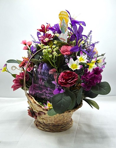 I Love You Grandma Floral Arrangement in Handle Basket - Mother's Day Gift - Picture 10 of 13