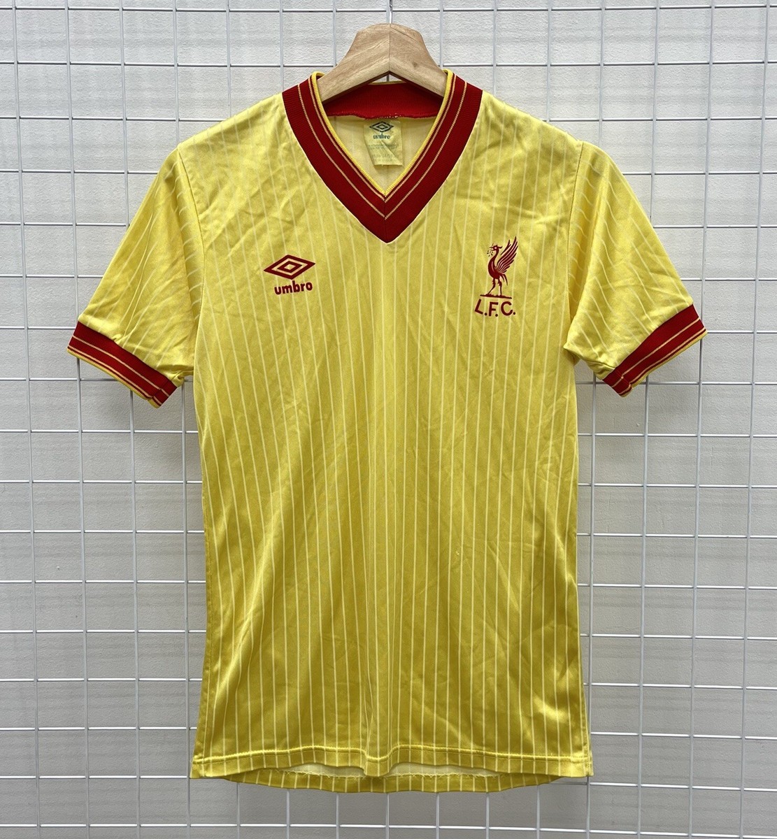 ウェア 80s Liverpool Away Football Shirt UMBRO Liverpool FC 1984/1985 Away Football Shirt Soccer Jersey