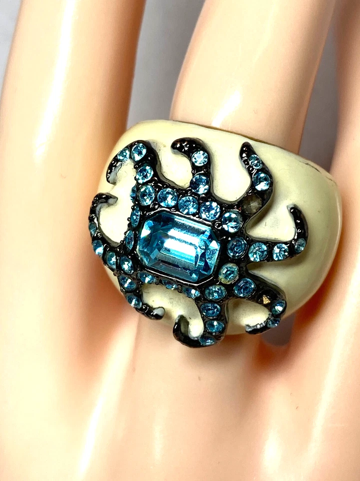 Kenneth Lane Cream Enamel & Blue Crystal Octopus Cocktail Ring Size 8.5 - Image 3 of 4