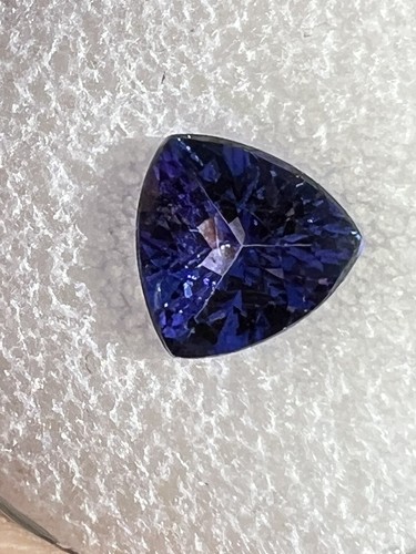 estate Tanzanite 1.45 ct- Trillion - 8.5x8.5 mm Genuine Tanzanite Loose Gemstone - Picture 5 of 10