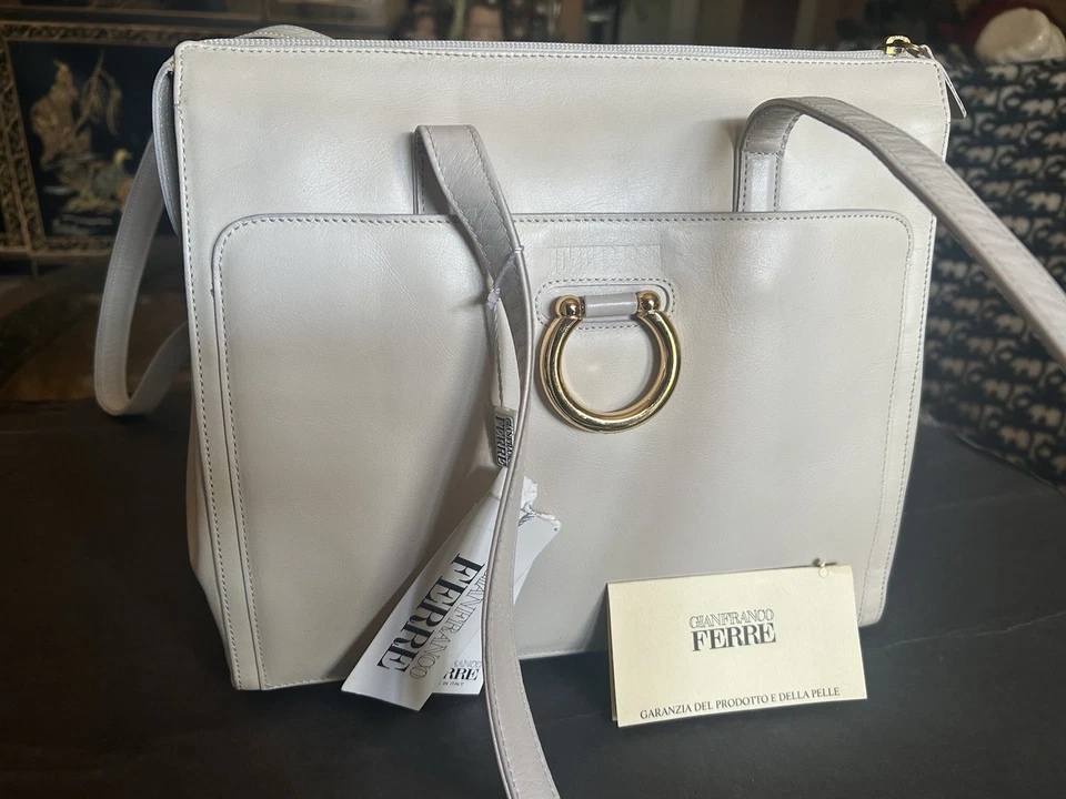Auténtico Bolso de Mano Gianfranco Ferre Grande de Cuero Crema con Etiqueta de Verificación Foto 2 de 4