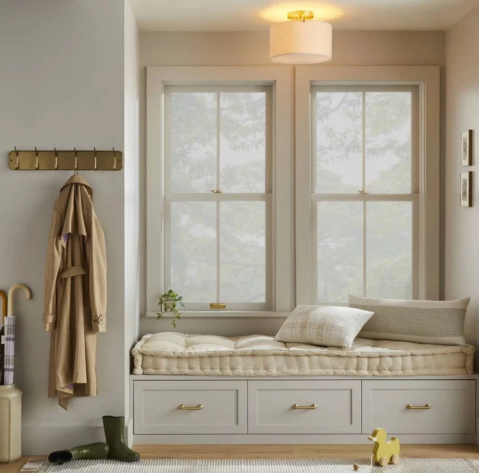 Lámpara de techo de montaje semi-al ras de tela latón/avena - Hearth & Hand™ Foto 2 de 4