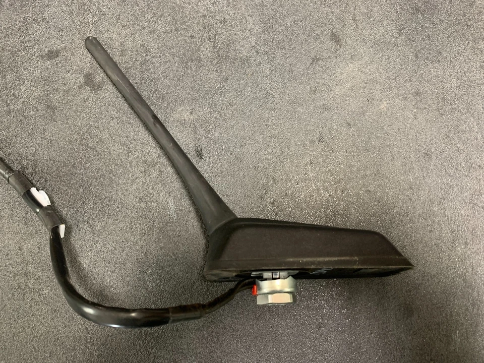 2012-13 SUBARU FORESTER CONJUNTO DE ANTENA DE TETO RÁDIO FABRICANTE DE EQUIPAMENTO ORIGINAL P/N 86321SC700 - Imagem 2 de 4