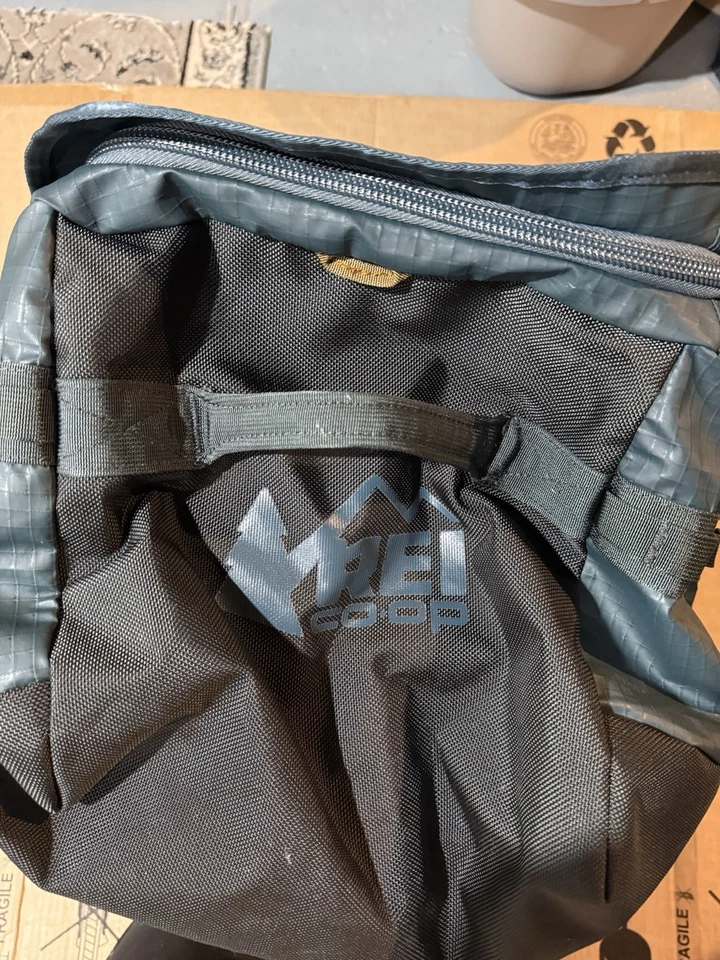 REI Co-Op Big Haul 90-Liter Green Water Resistant Duffel Bag/Backpack EXCELLENT - Image 2 of 4