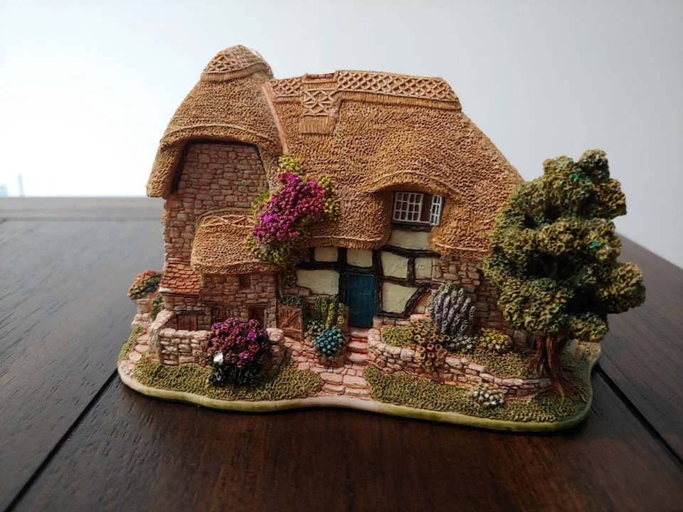 Lilliput Lane The Good Life Cottage House L223. Discounted Price No Box No Deeds - Image 4 of 4