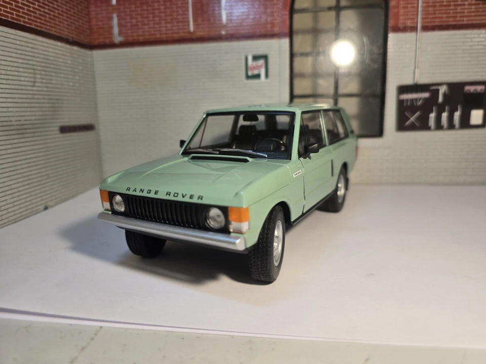 Range Rover Classic 1977 V8 3.5 Mint Green Welly Nex 1:24 Scale Diecast Model - Image 3 of 4