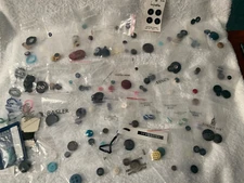 Replacement Buttons Lot of 95 plastic bags. London Fog Van Heusen Loft Basler ++