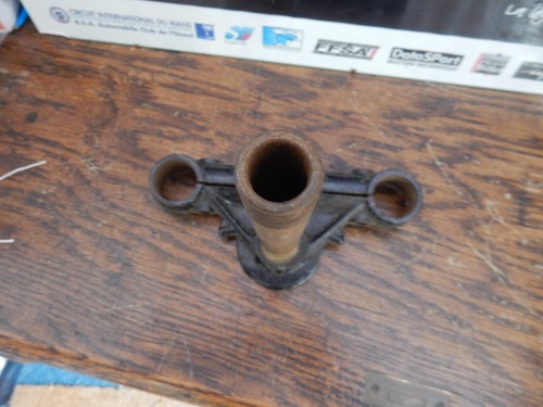 TRIUMPH BOTTOM YOKE BLACK H128-4 REF B2U - Picture 5 of 6