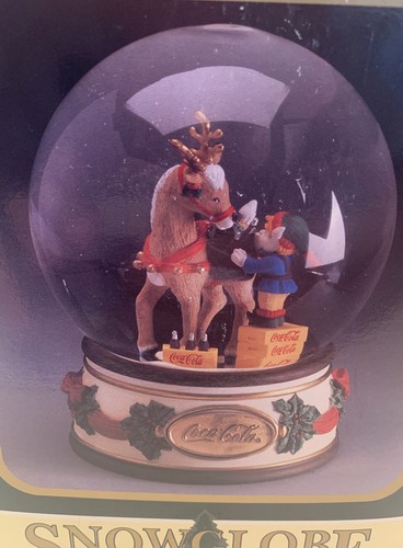 1994 Coca-Cola Santa's Refreshment Snowglobe Collection Wind-Up Musical.  NEW - Picture 6 of 6