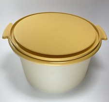 Vintage Tupperware Cake Carrier Keeper Harvest Gold 683-8  684-8 w/ Lid