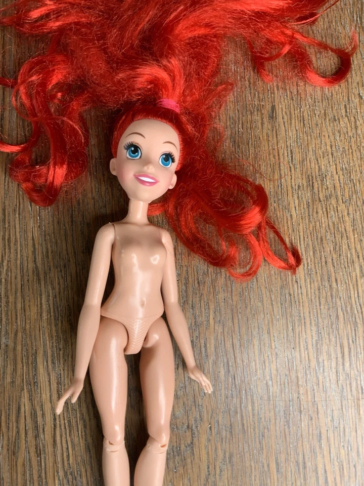 "Muñeca Disney Princesa Ariel La Sirenita Hasbro 2015 10"" rodillas articuladas" Foto 2 de 4