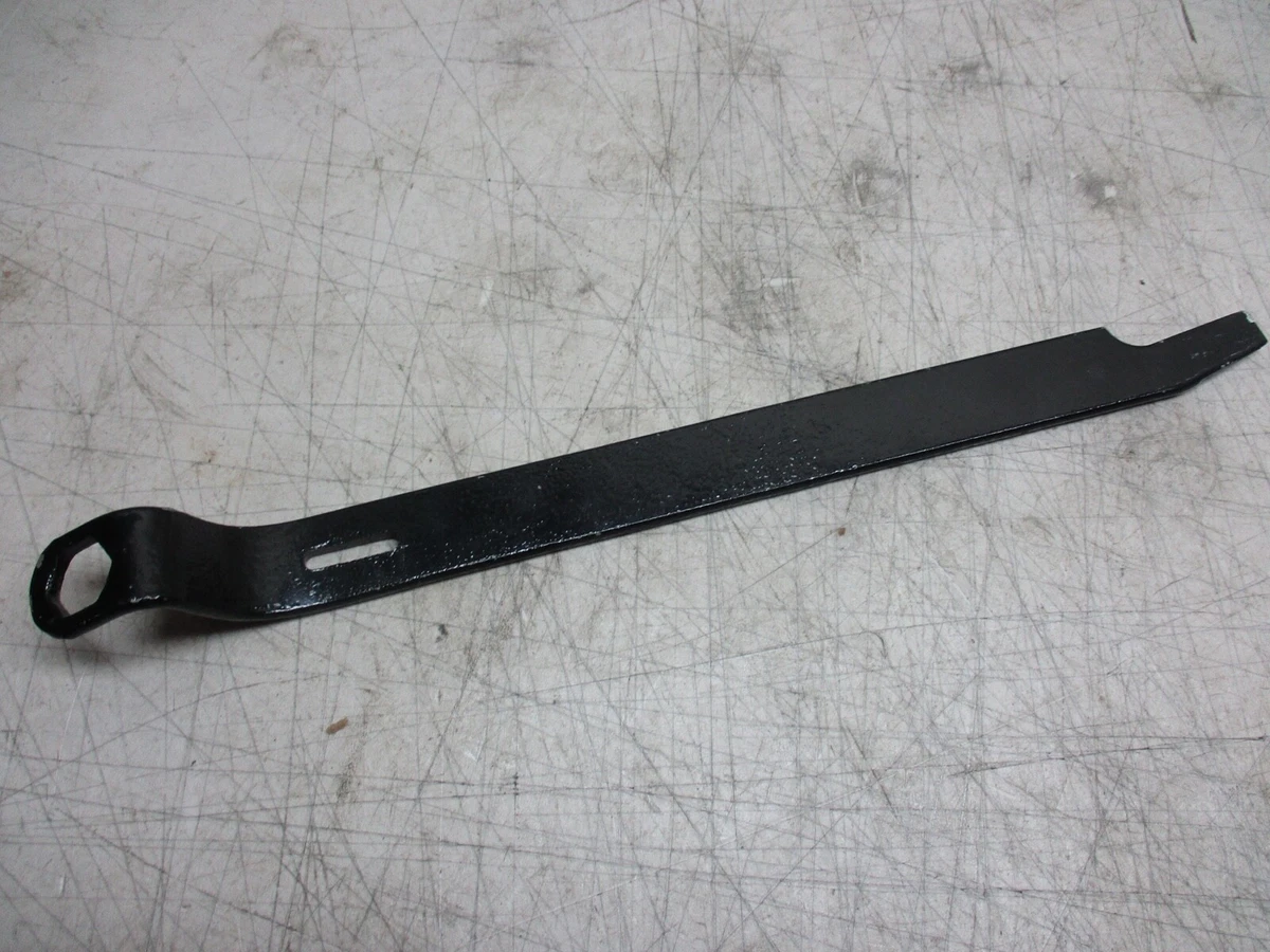 VINTAGE ANTIQUE LUG WRENCH TIRE IRON HUB CAP TOOL AUTOMOBILE CAR