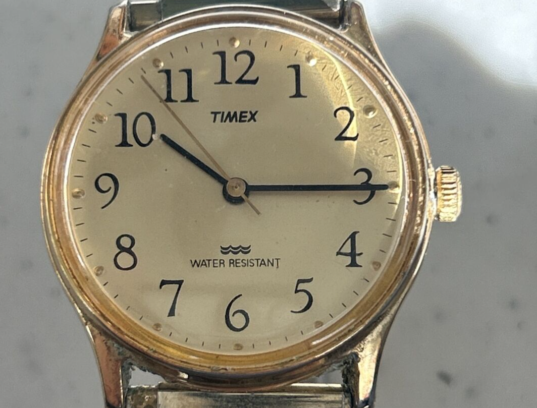 Montre Vintage Timex Aquarelle Pour Femme - Occasion, Style Antique, Bracelet Gris