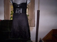 Vtg Dolores For Poirette Lingerie   Underwire Full Slip Size  34D  Black Lacey