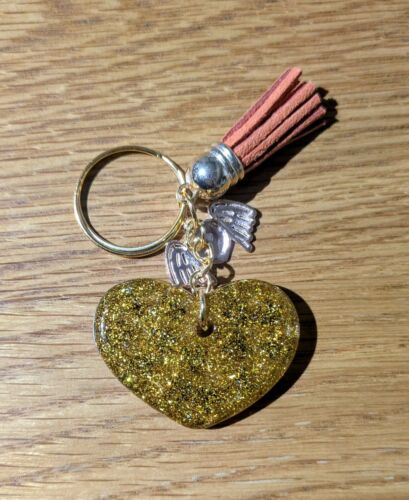 Gold Love Heart Resin Keychain - Picture 4 of 6