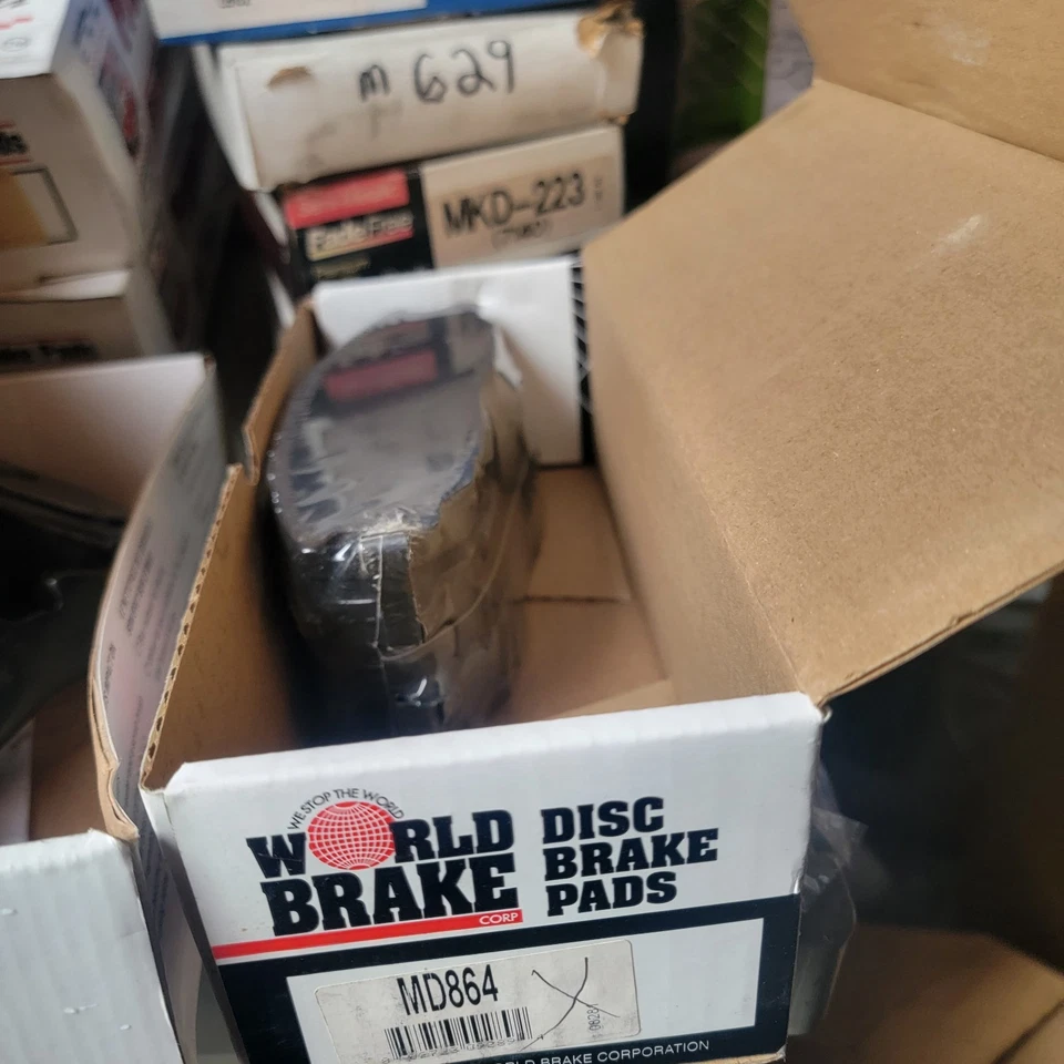 Juego de pastillas de freno delanteras World Brake MD864 pastillas de freno para 03-09 Kia Sorento + Más Foto 2 de 2