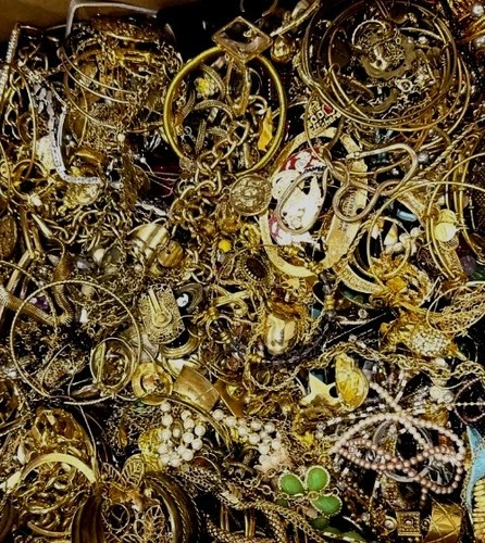 3 Pounds Jewelry Costume Vintage Mix LBS  necklaces bracelets pins rings etc lbs