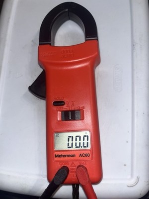 WAVETEK AC65 TRUE RMS CLAMP MULTIMETER. FREE SET OF TEST LEADS !