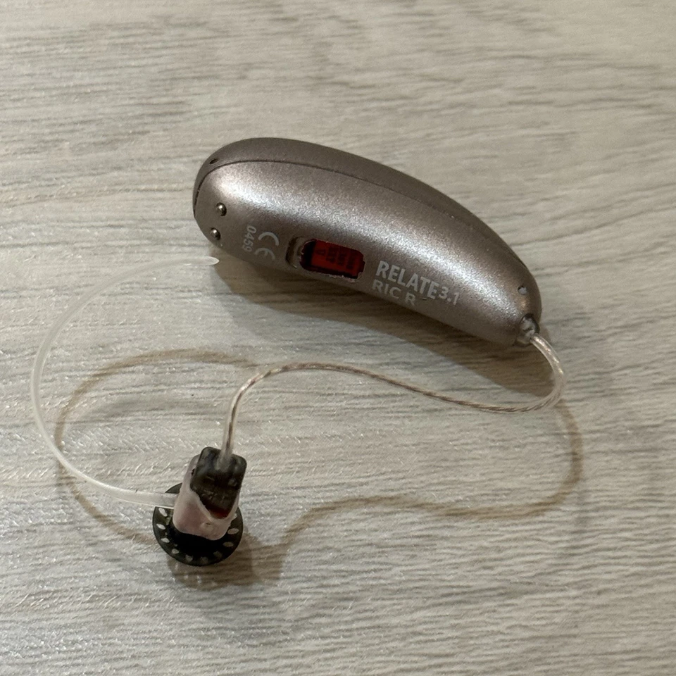 Audífono Unitron Relate 3.1 RIC con cargador - PIEZAS COMO ESTÁN Foto 4 de 4