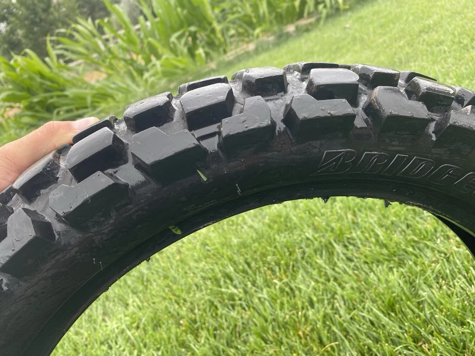 Neumáticos Bridgestone: Yamaha XT 250 (delanteros: 2,75-21, traseros: 120-80-18 Foto 4 de 4