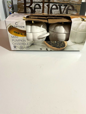 Crofton Mini Pumpkin 1 qt Ceramic Casserole Dish 2pc Set w/ Lid White/Gold