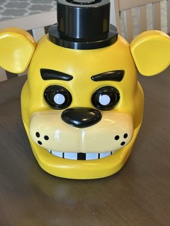 Five Nights at Freddy’s Golden Collector Bundle Head TARGET Exclusive FNAF Gold